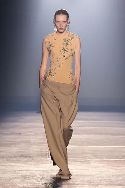 Look 35